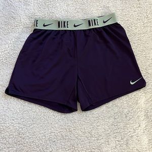 ❤️‍🔥3/$15❤️‍🔥 Nike Youth XL Athletic Shorts